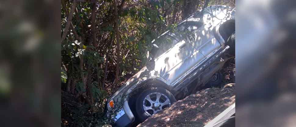 Conductor pierde el control y se accidenta en carretera Ruta Militar de La Unión