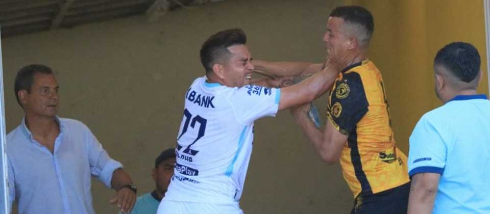 Suspenden por seis partidos a Fito Zelaya y a Ronald Padilla