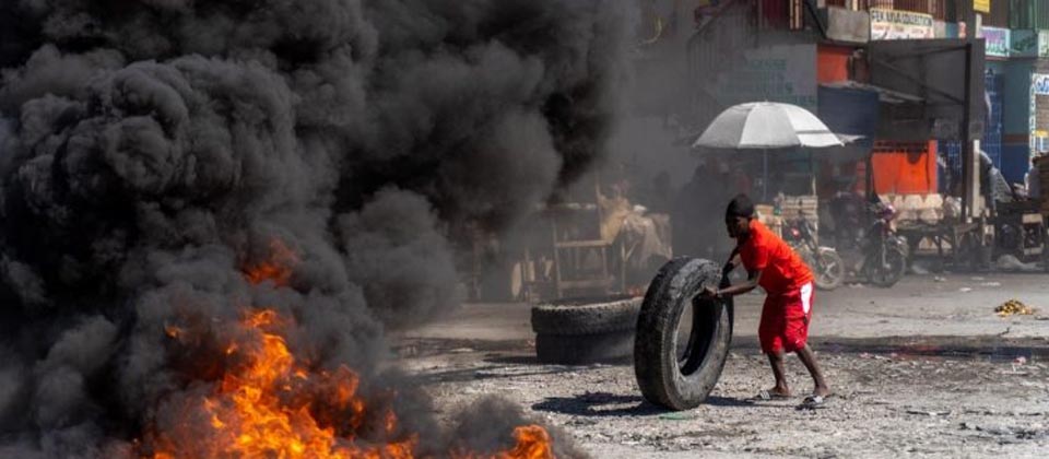 Policías protestan en Haití tras el asesinato de seis agentes
