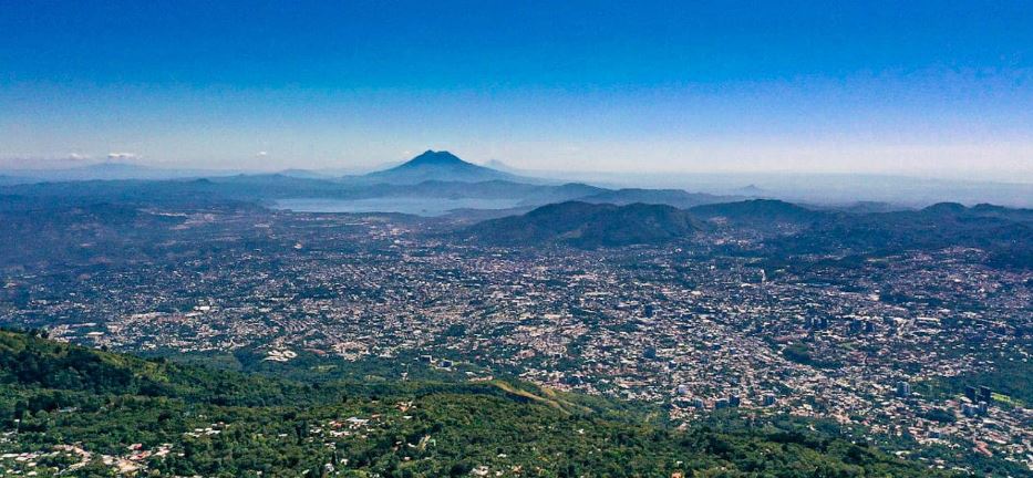 El Salvador tendrá un jueves con ambiente muy cálido y posibilidad de lluvias puntuales: MARN