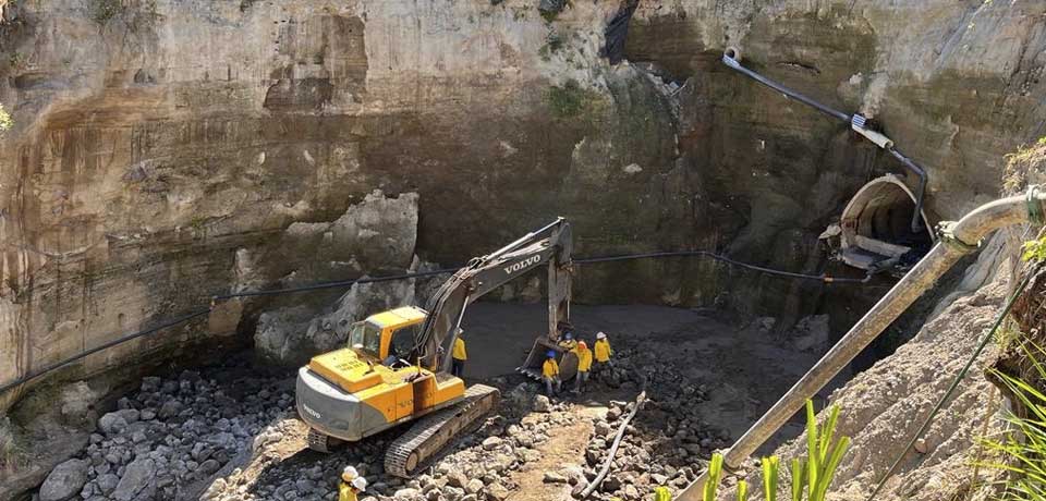 MOP inicia obras de mitigación en cárcava de condominios Atonal, Soyapango