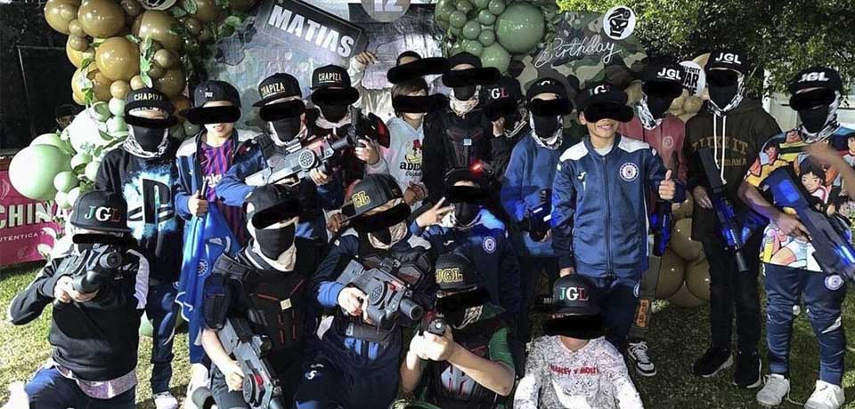 Jugador de Cruz Azul organiza fiesta a su hijo con temática del narco