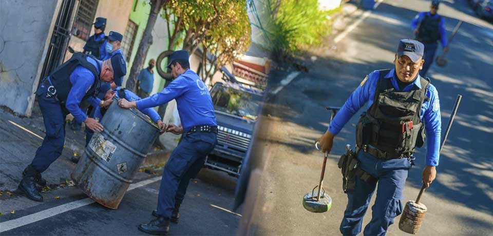 Retiran obstáculos y ponen esquelas a personas que cobran por parqueo