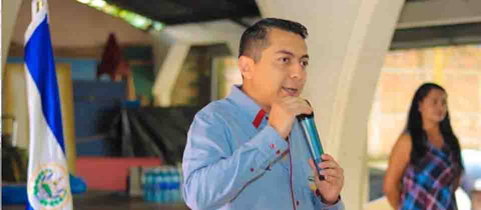 Ismael Guzmán un empresario que revoluciona la industria funeraria en El Salvador