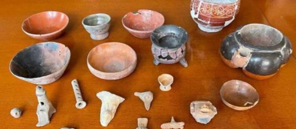 Descubren a norteamericano con piezas precolombinas en su equipaje