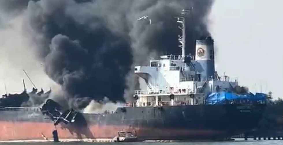 Explosión en barco petrolero deja como saldo 1 muerto y 7 desaparecidos