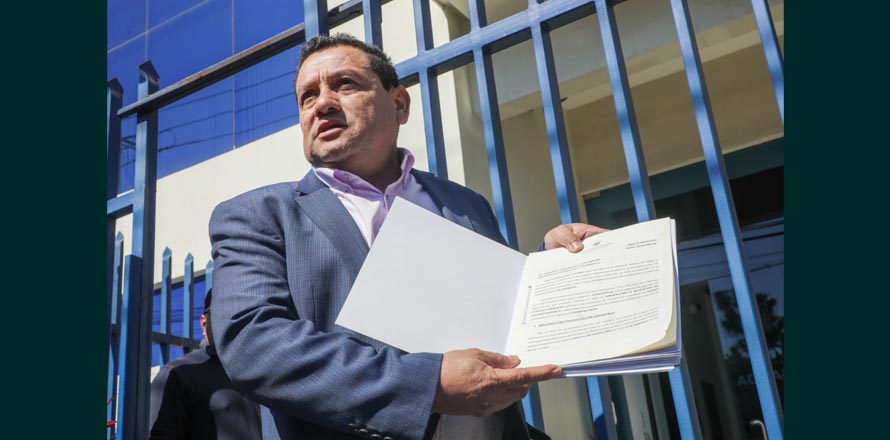 Ministro de Trabajo presenta avisos en la fiscalía contra empresas que se apropiaron de cuotas laborales