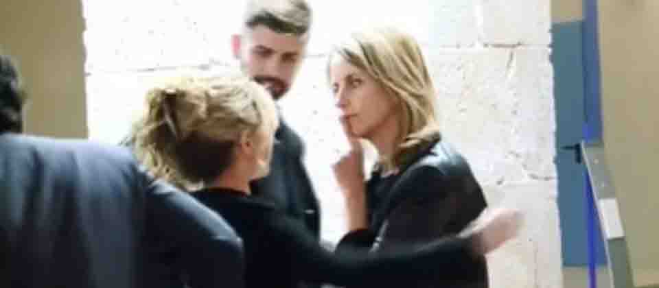 Viralizan imagen de la mamá de Piqué mandando a «callar» a Shakira
