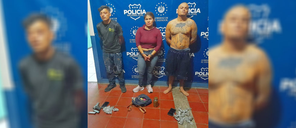 Policías arrestan a tres peligrosos terroristas y les incautan un arma, cartuchos y droga