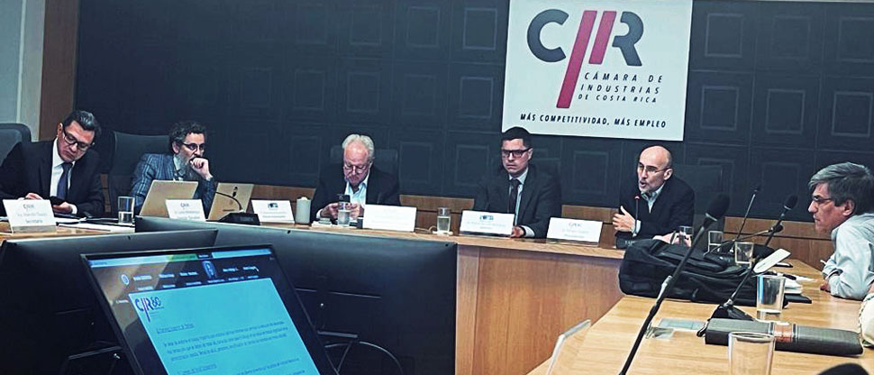 Industriales costarricenses temen recesión por volatilidad del dólar
