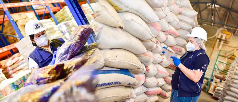 Defensoría del Consumidor verifica precios en empresas comercializadoras de granos básicos