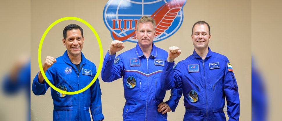 Nave que rescatará a astronauta de origen salvadoreño llega a Estación Espacial Internacional