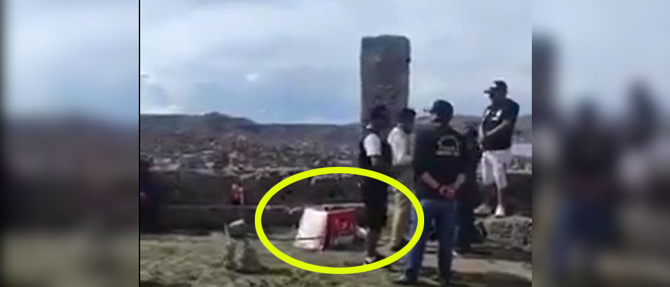 Encuentran momia de 800 años de antigüedad en mochila de repartidor en Perú