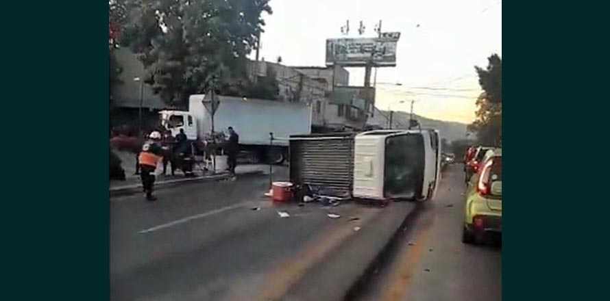 Varios lesionados tras vuelco de camión en Troncal del Norte