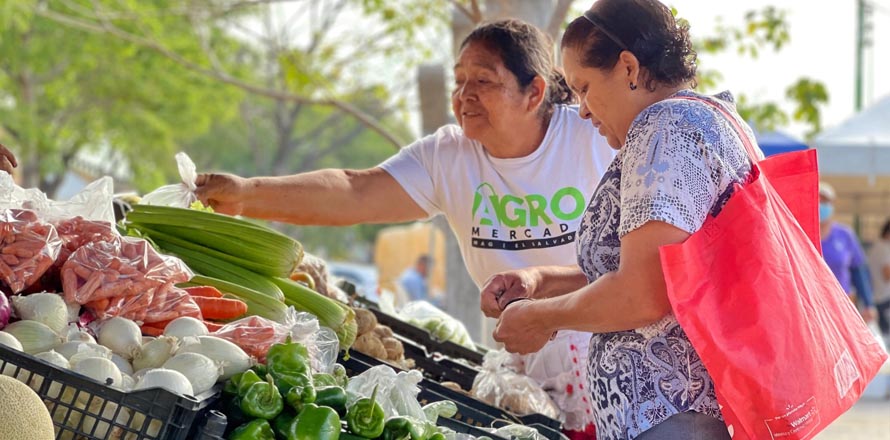 Anuncian cuatro nuevos AgroMercados en occidente y oriente de El Salvador