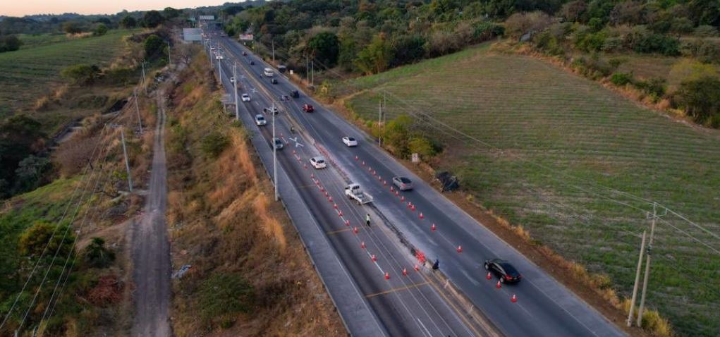 MOP ha habilitado cinco carriles reversibles para agilizar el tráfico hacia San Salvador