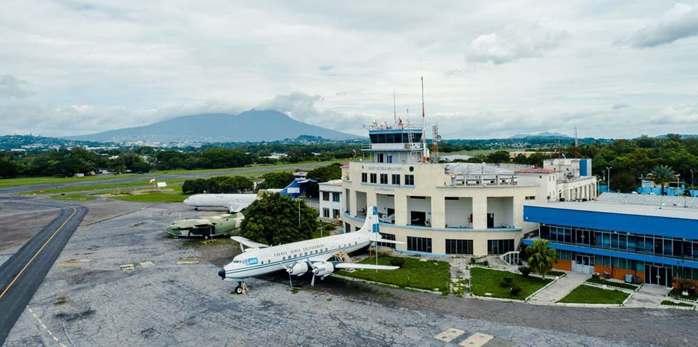 El Salvador invertirá en el Aeropuerto de Ilopango para recibir vuelos privados