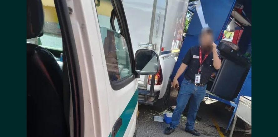 Conductor pierde el control y choca contra un comedor; hay un menor lesionado