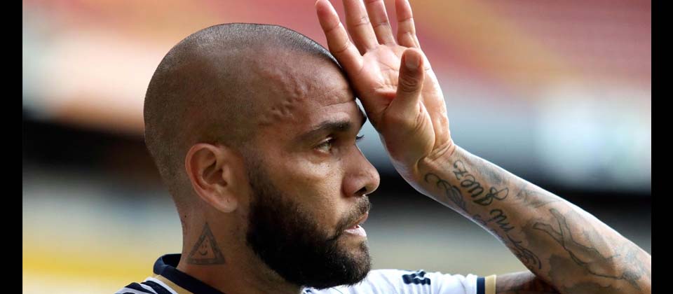 Dani Alves acepta que tuvo «intimidad» contra mujer que lo acusa de abuso