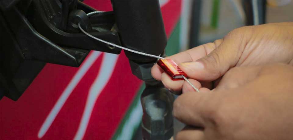 Gasolinera clausurada por no dispensar la cantidad correcta de combustible