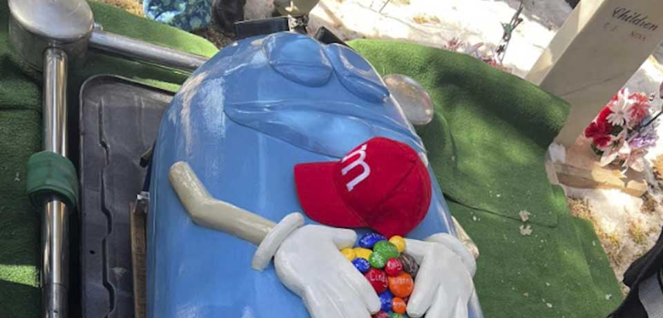 Mujer pidió ser enterrada en un ataúd de popular marca de chocolates