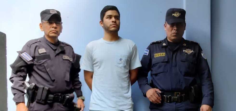Familia de víctima desmiente que haya conciliado con Diego Oviedo