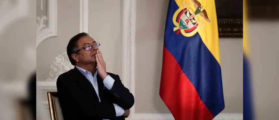 El congreso peruano declara persona no grata al presidente colombiano Gustavo Petro