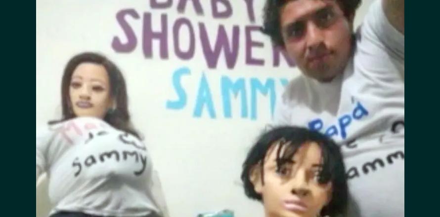 Se casó con muñeca de trapo y ahora prepara un «Baby Shower» para recibir al fruto de su amor