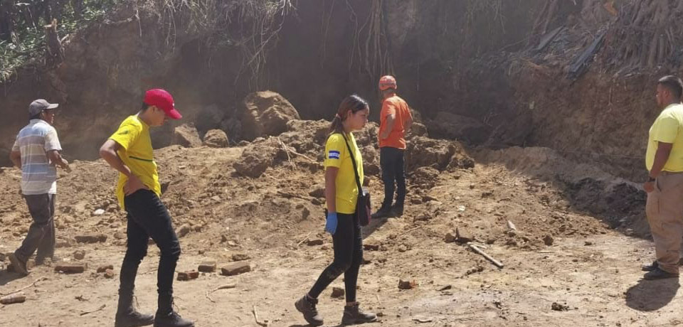 Un albañil fallecido y otro lesionado tras colapso de muro en La Libertad