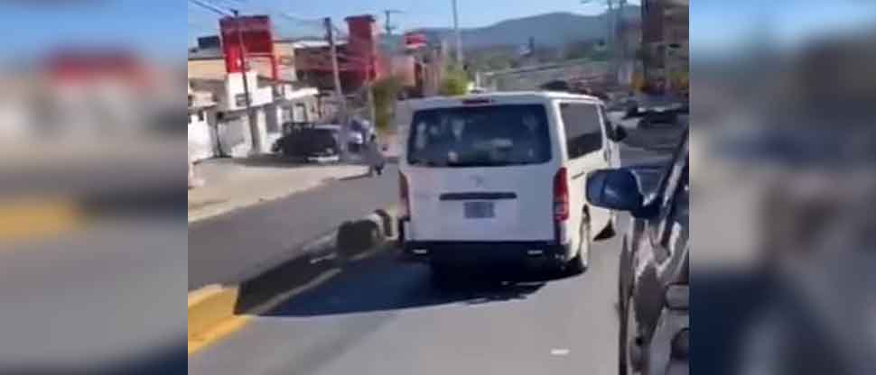 VIDEO: Conductor se da a la fuga luego de chocar contra otro vehículo