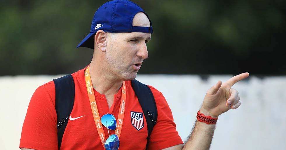 “En El Salvador he visto mucha pasión por el fútbol playa”, dice Francis Farberoff, entrenador de EEUU