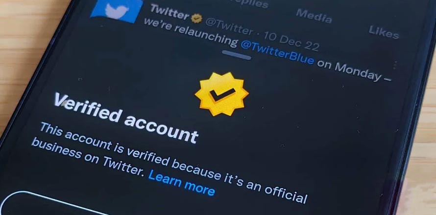Twitter cobrará $1,000 mensuales por mantener verificación dorada