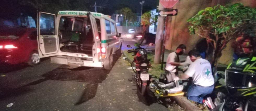 Conductor acaba en el hospital tras accidentarse en la colonia Escalón