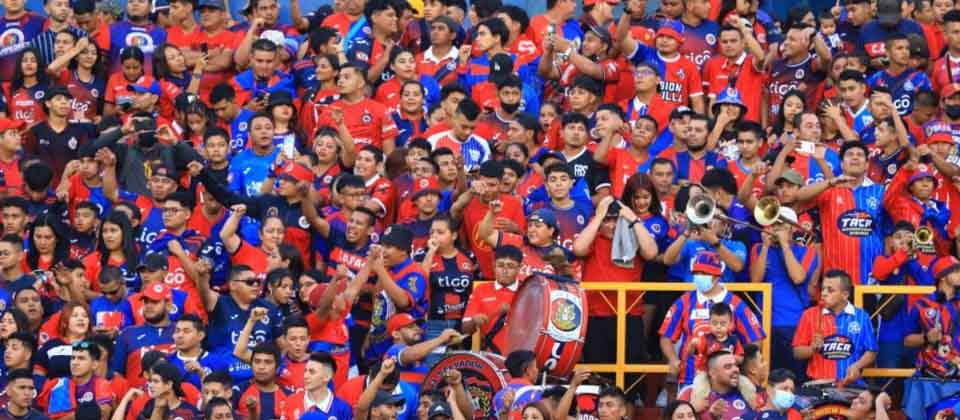 Comisión disciplinaria de Fesfut castiga a FAS por uso de pólvora 