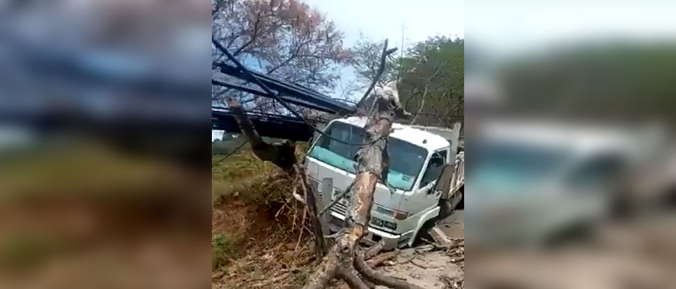 Trasladan de emergencia a hospital a lesionado en fuerte accidente de tránsito en Morazán