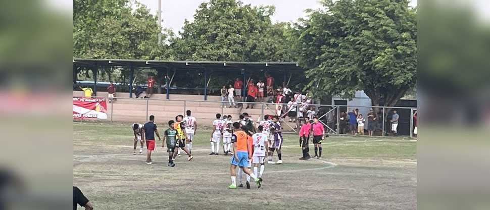 Bochornoso: Jugadores del Fuerte Aguilares y Cangrejera casi se van a los golpes