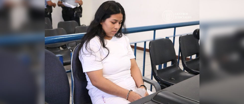 Mujer capturada con más de $2,600 en marihuana y cocaína pasará 6 años presa