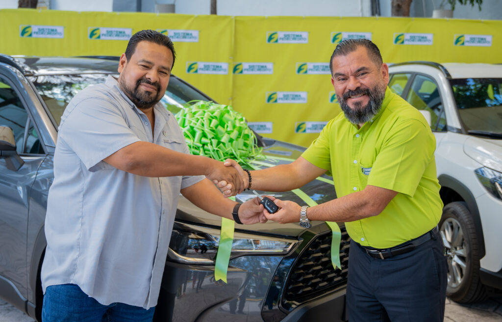 EL SISTEMA FEDECRÉDITO ENTREGA 3 CAMIONETAS<br>TOYOTA COROLLA CROSS 2023