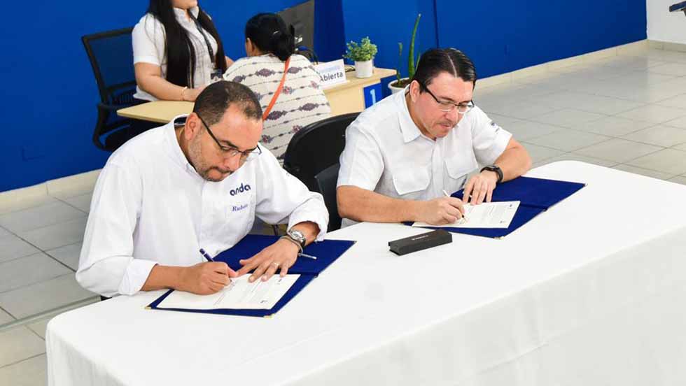 Defensoría del Consumidor y ANDA firman convenio de cooperación para agilizar atención a reclamos