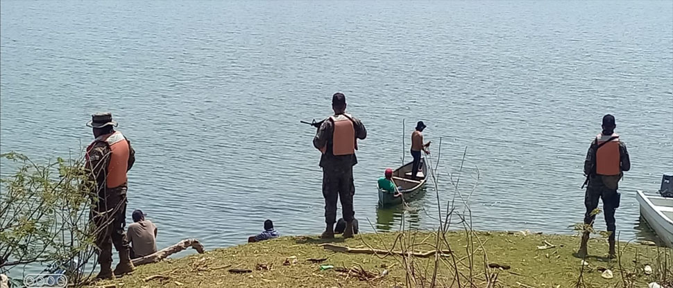 Localizan cadáver que podría ser el de persona desaparecida mientras nadaba en el río Lempa