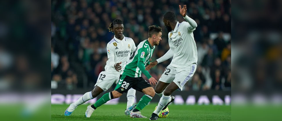 VAR anula un golazo de Benzema y el Real Madrid empata con el Betis en Sevilla