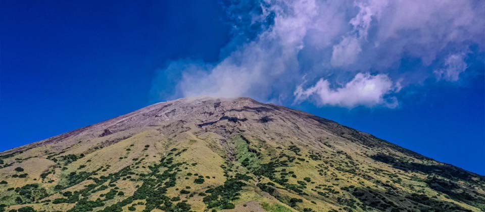Volcán Chaparrastique mantiene disminución de su actividad