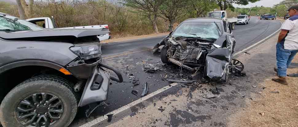 La distracción al volante es la principal causa de los accidentes en El Salvador