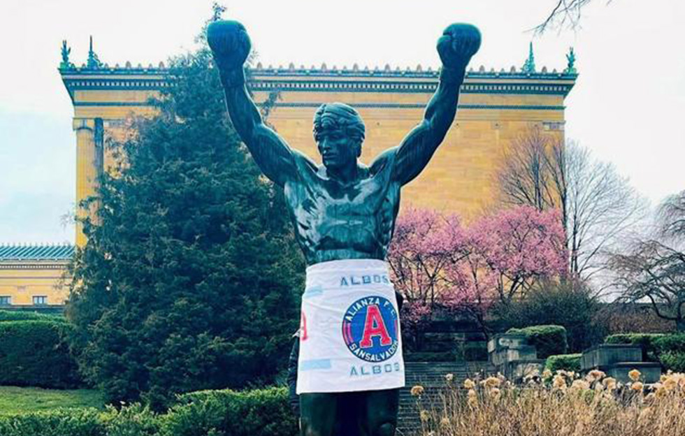 Critican al Alianza por irrespetar monumento de Rocky Balboa en Philadelphia