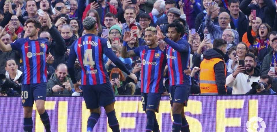 «Socando»: El Barcelona sufre para sacar el triunfo ante el Valencia