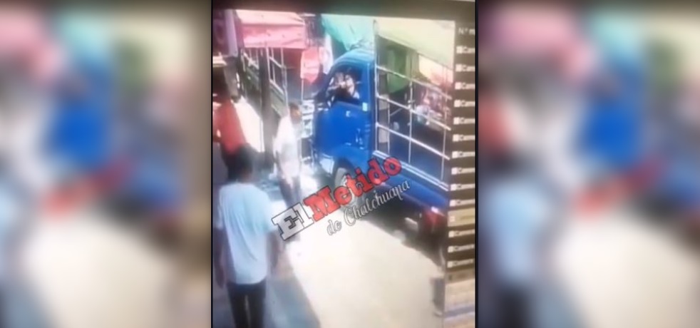 Cámaras revelan cómo ocurrió el fatal choque en Santa Ana: Niña quedó debajo de un pick up