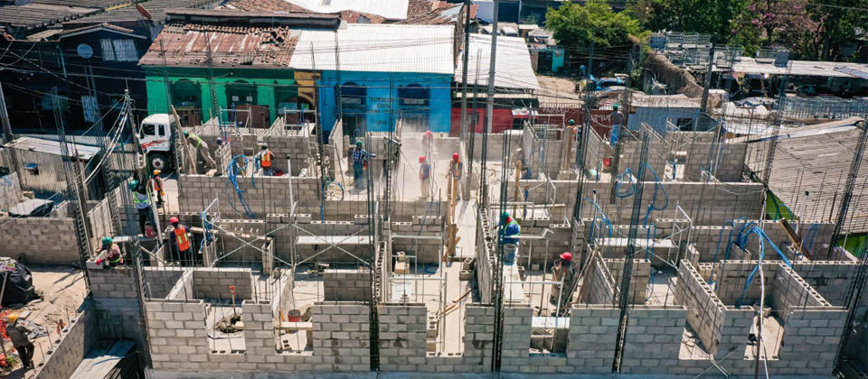 Ministra de Vivienda supervisa avances en proyecto habitacional en el Centro Histórico
