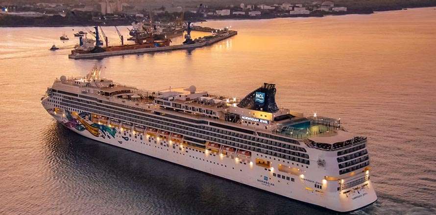 Crucero Norwegian Jewel atraca en Puerto de Acajutla este domingo