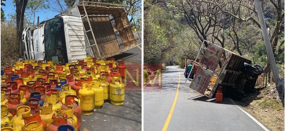 Camión que trasladaba cilindros de gas vuelca en Morazán