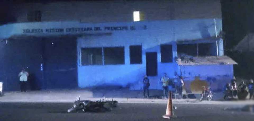 Motociclista pierde la vida tras ser impactado por un pick up en Ahuachapán